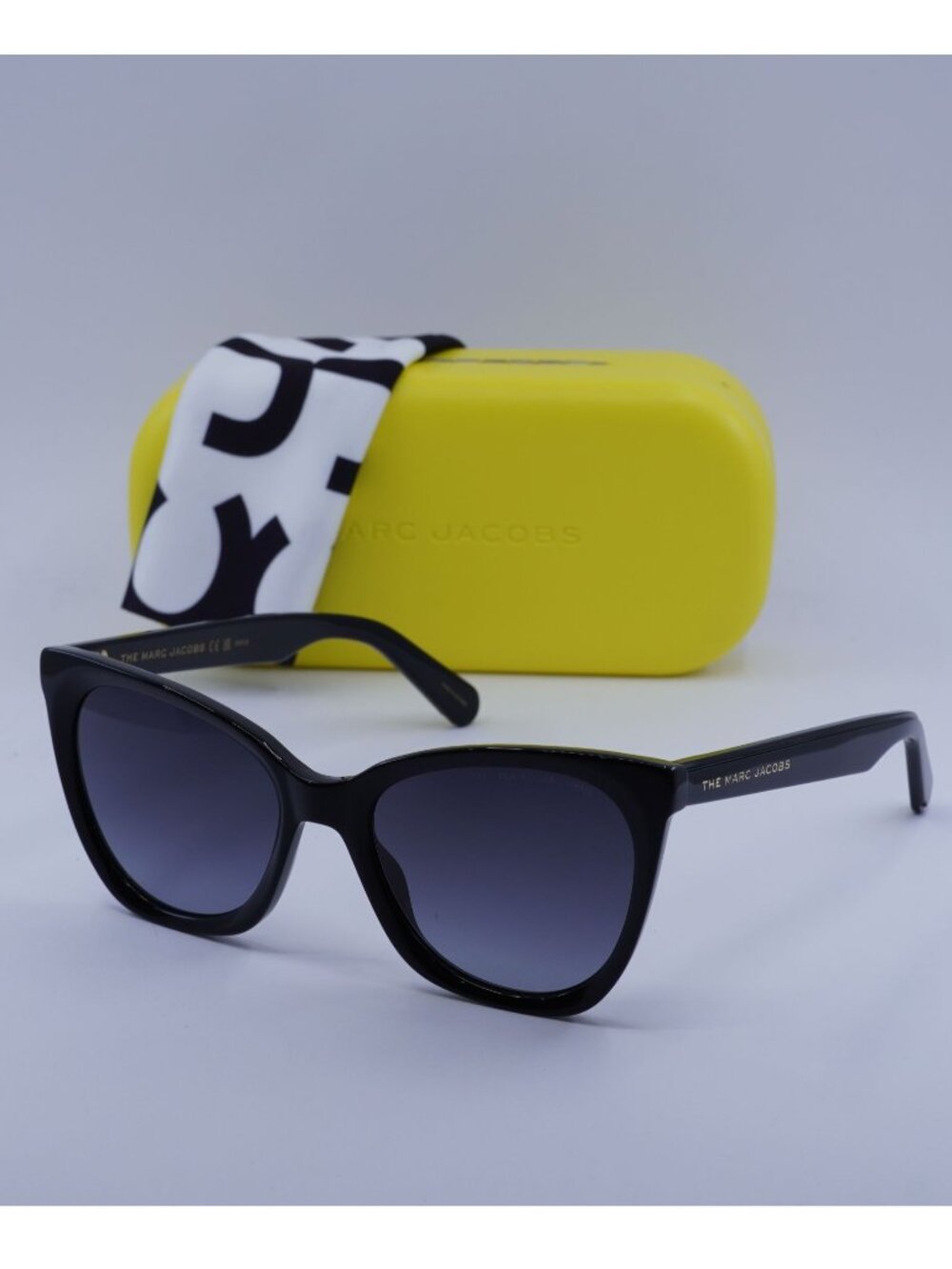 Marc Jacobs MARC 500/S 0807 9O Cat Eye Sunglasses - Black / Dark Grey Gradient